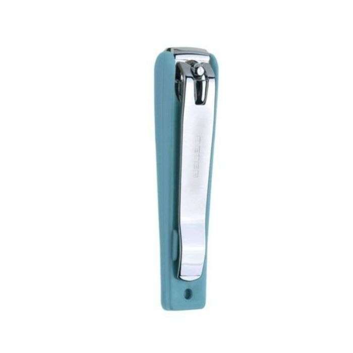 beter-beter-coupe-ongles-de-pedicure-avec-receptacle-chrome-coupe-droite-mains.jpg BETER COUPE ONGLES DE PEDICURE AVEC RECEPTACLE CHROME COUPE DROITE – Image 1