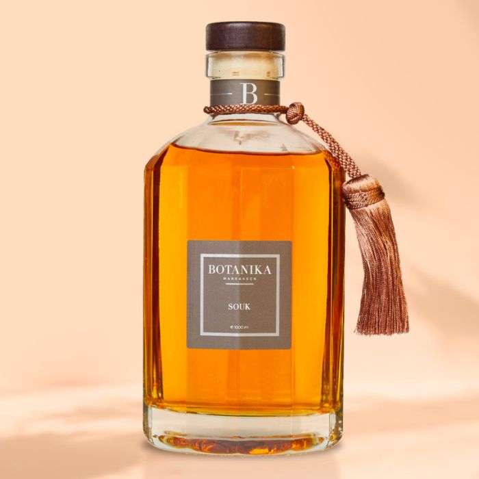 botanika-botanika-parfum-dambiance-souk-500-ml-diffuseurs.jpg BOTANIKA PARFUM D'AMBIANCE SOUK 500 ML – Image 1