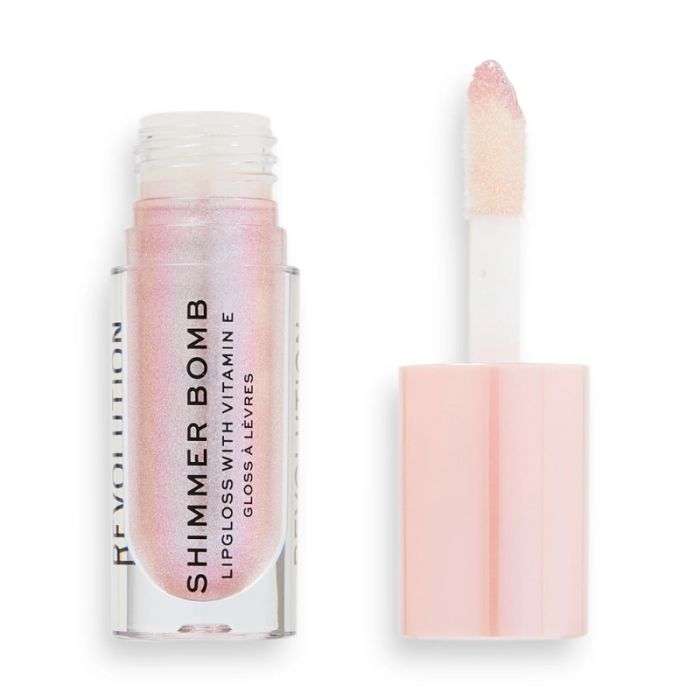 makeup-revolution-makeup-revolution-shimmer-bomb-gloss-a-levres-avec-vitamine-e-45ml-levres.jpg MAKEUP REVOLUTION SHIMMER BOMB GLOSS A LEVRES AVEC VITAMINE E 4.5ML – Image 1